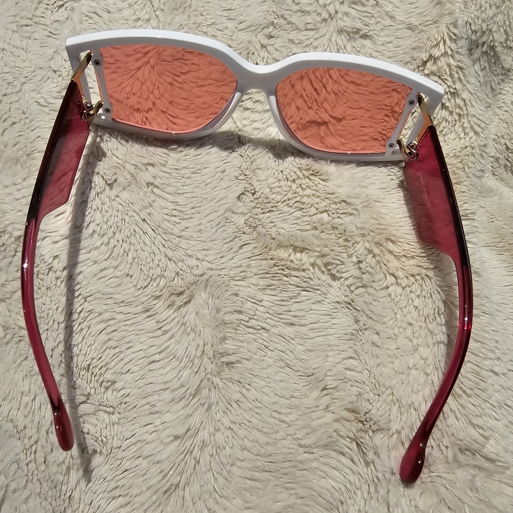 Retro looking sunglasses - Picture 9 of 9